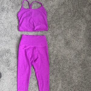 LIKE NEW VIOLET BEYOND YOGA SET